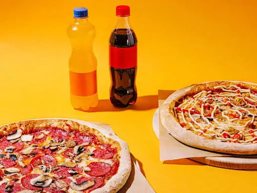 2 Small Pizza with 2 (345 ML) Drinl